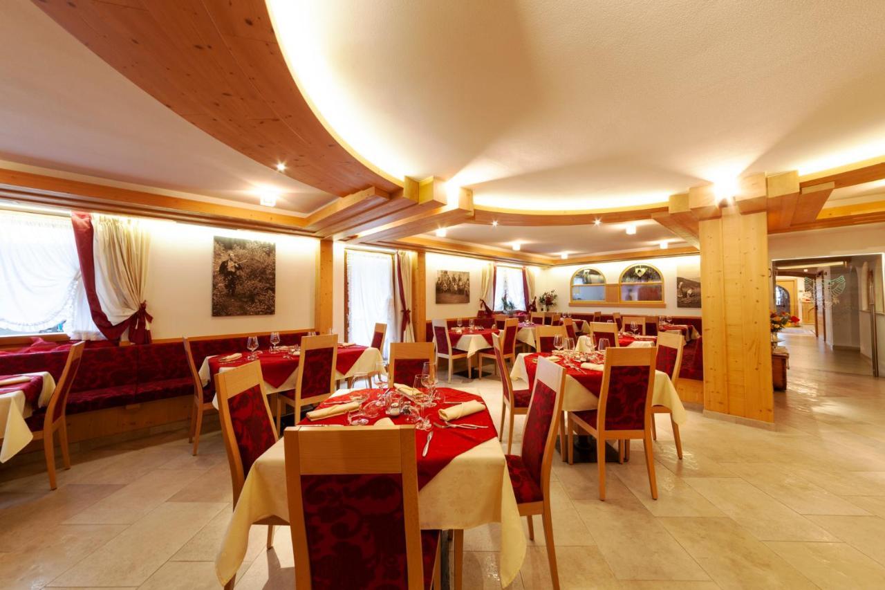 Hotel Tirol Montesover Esterno foto
