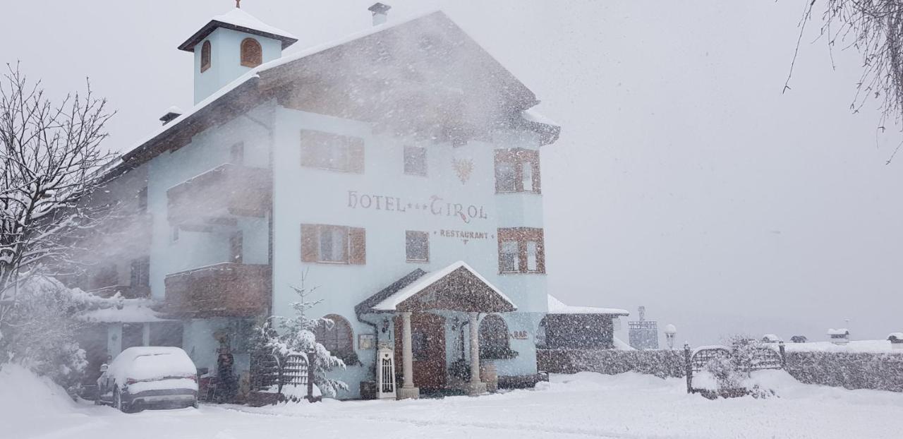 Hotel Tirol Montesover Esterno foto